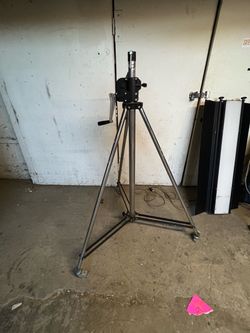 Theater film tripod