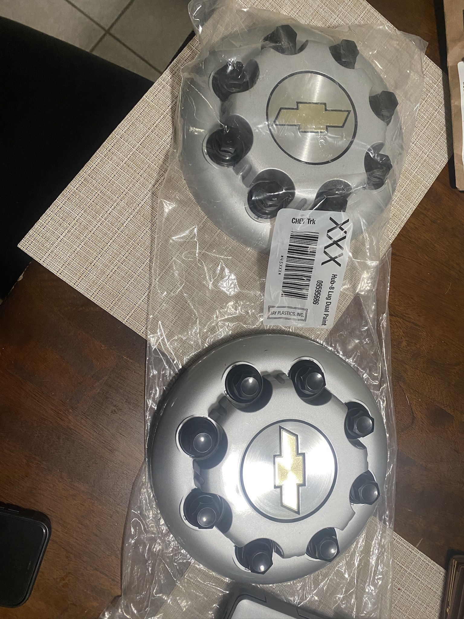 Chevy - 8 Lug Hub Caps