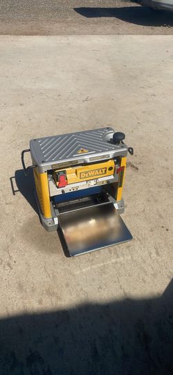 DEWALT 15 Amp Corded 12.5 in. Bench Planer