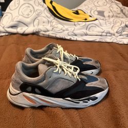 Yeezy 700 Roadrunner