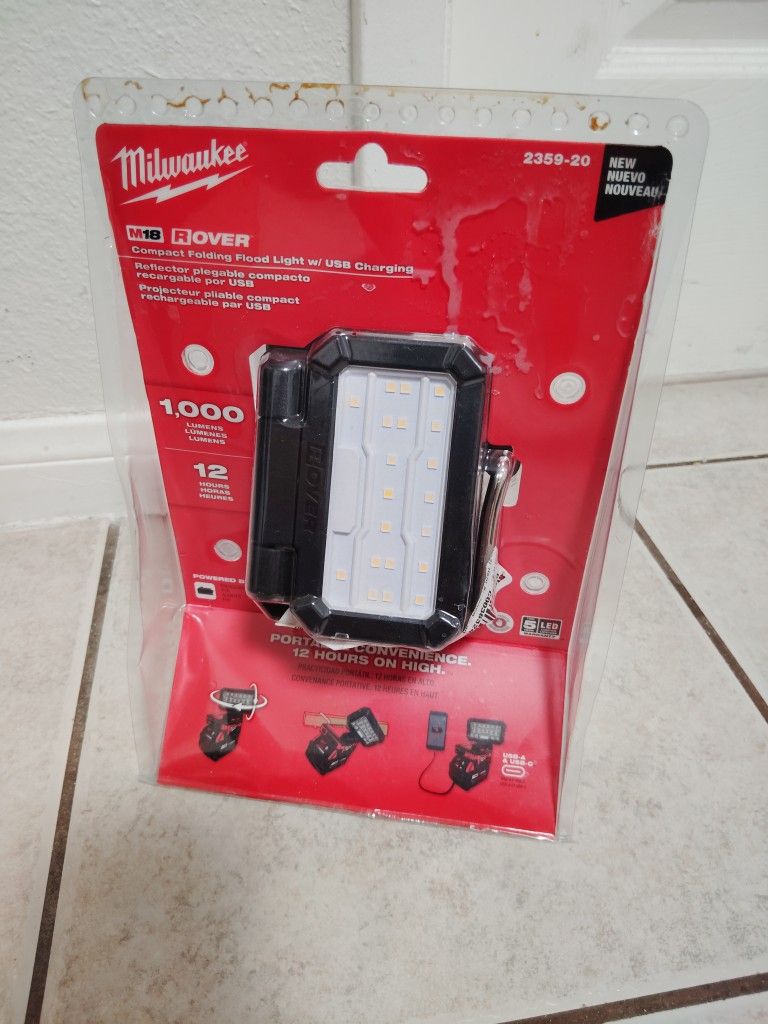 New Milwaukee M18 Rover Light 1000 Lumen