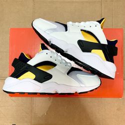 Nike air huarache white / black / yellow in The Bronx, NY - OfferUp