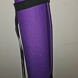 Yoga mat with carrying strap thick purple