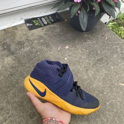 Nike Kyrie 2 “Cavs” Men’s Size 7.5