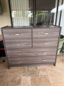 Modern Gray 6-Drawer Dresser –