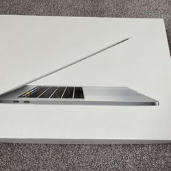 🍎💻15.6” MacBook Pro I7 16gb Touch Bar (Like New)