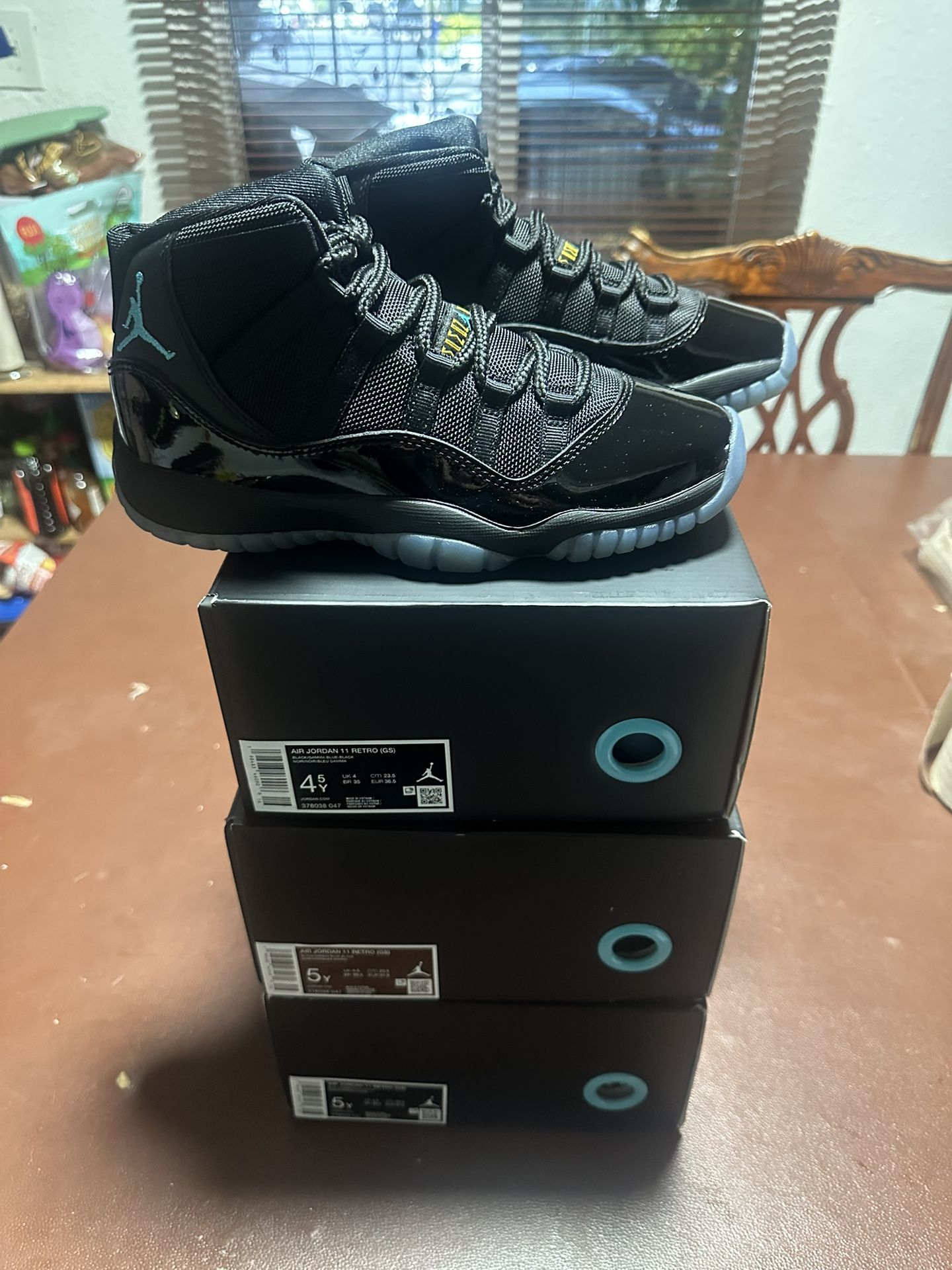 Air Jordan 11 Gammas Blue 