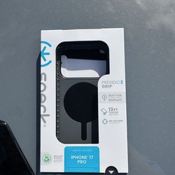 iphone 17 pro case Speck - New in Black