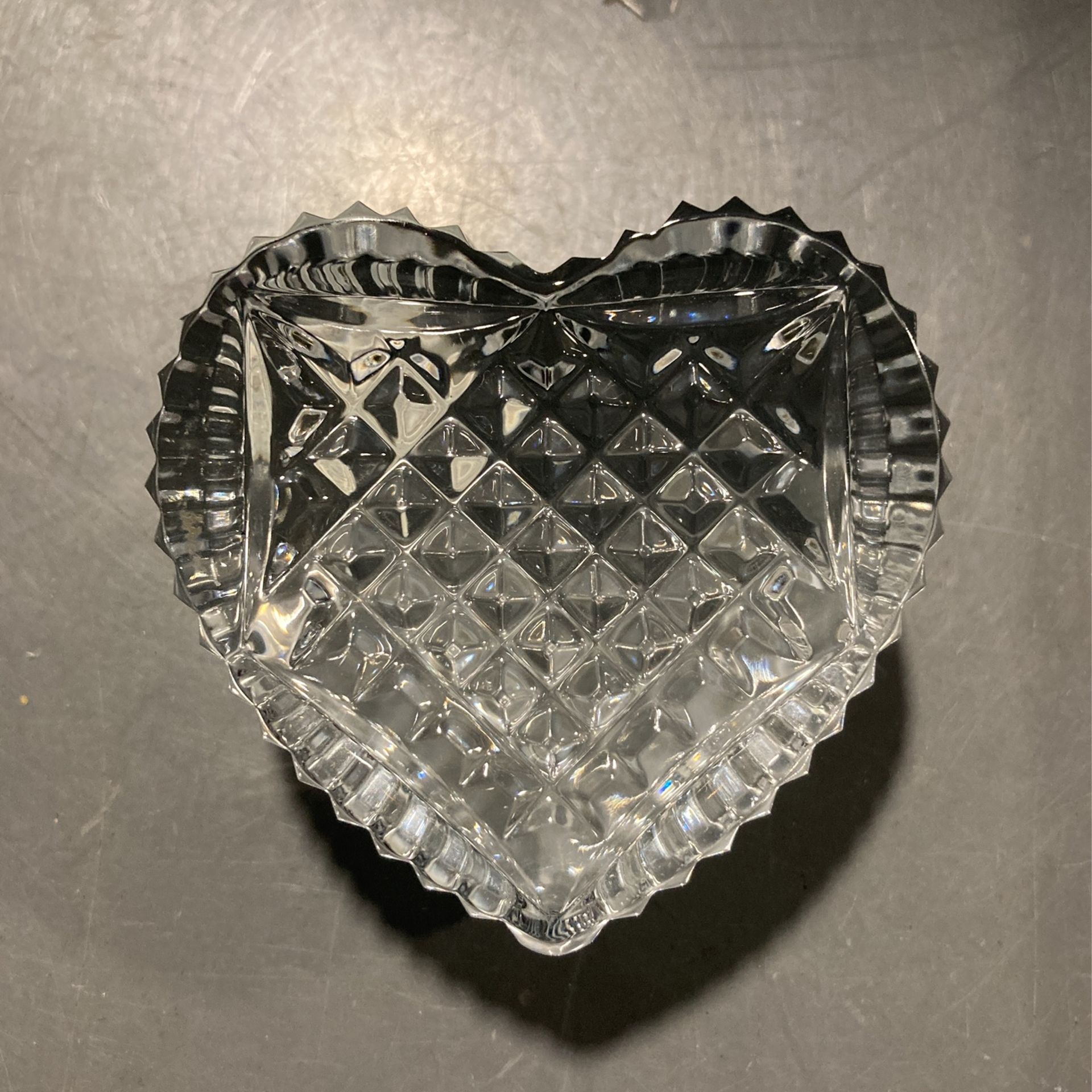 Beautiful Waterford crystal Clear Heart Paperweight