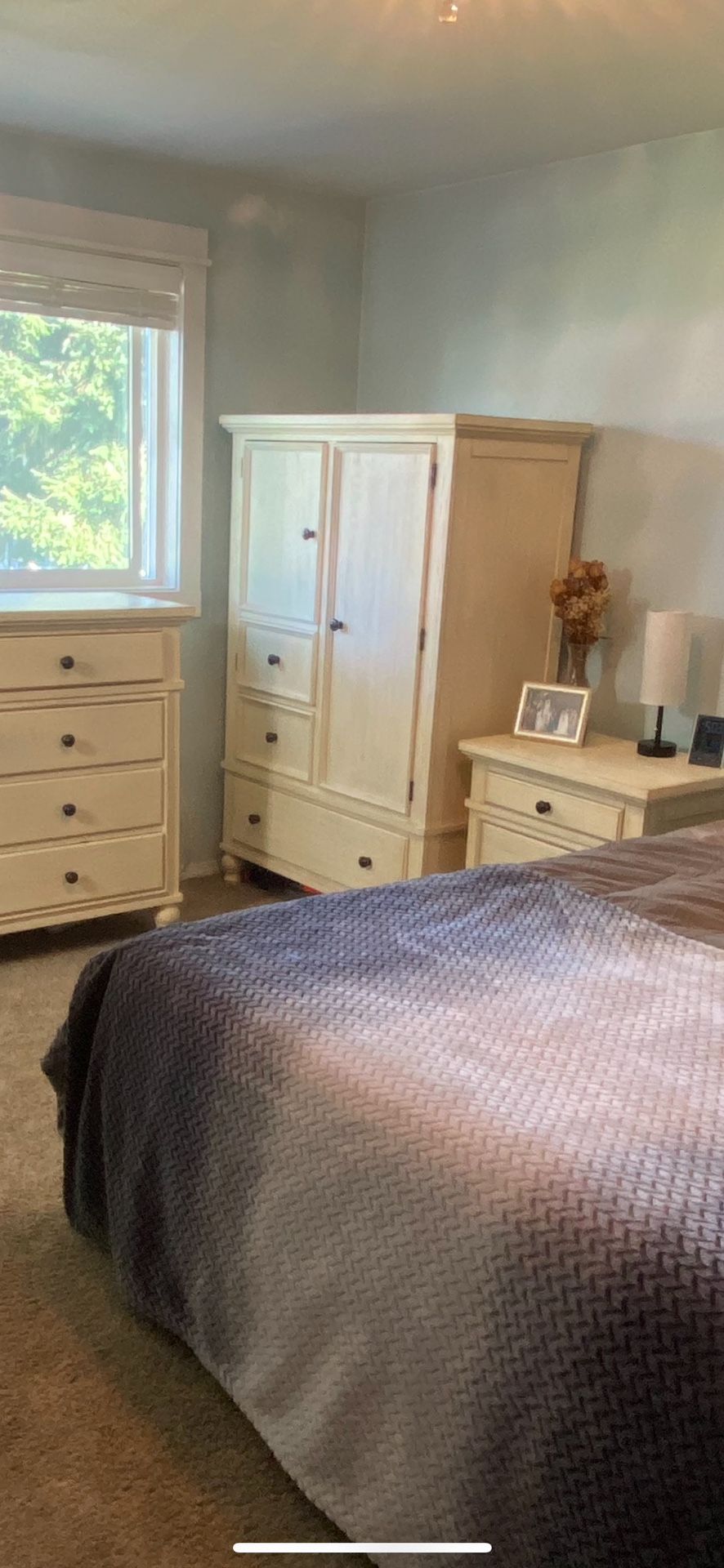 Hutch/Wardrobe-Ashley Furniture