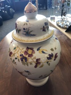 Beautiful flower vase for decoration.