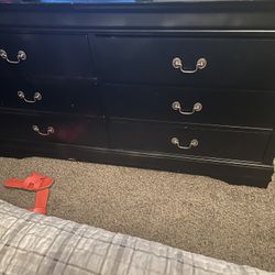 Black 6-Drawer Dresser – Solid & Clean