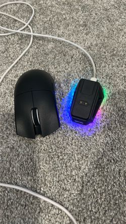 Fully functional Attack shark x11 mouse *comes with charging dock*