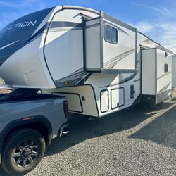 2023 Reflection 36’ Bunkhouse 5th Wheel W/ 4 Slide Outs & 2 Bathrooms