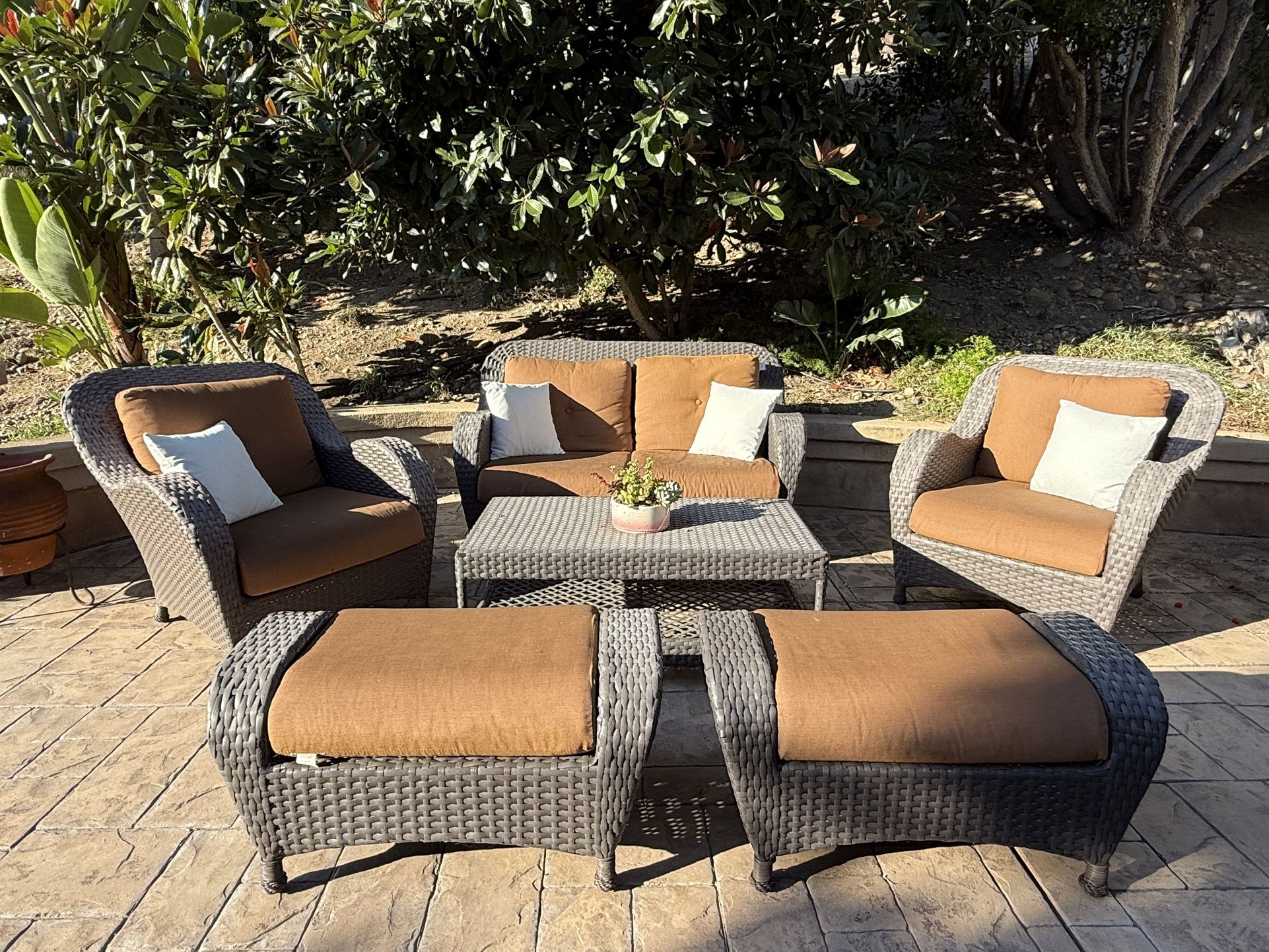 Six piece patio Furniture