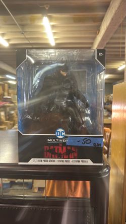 DC Multiverse The Batman posed statue