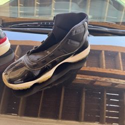 Black men’s Jordan size 13