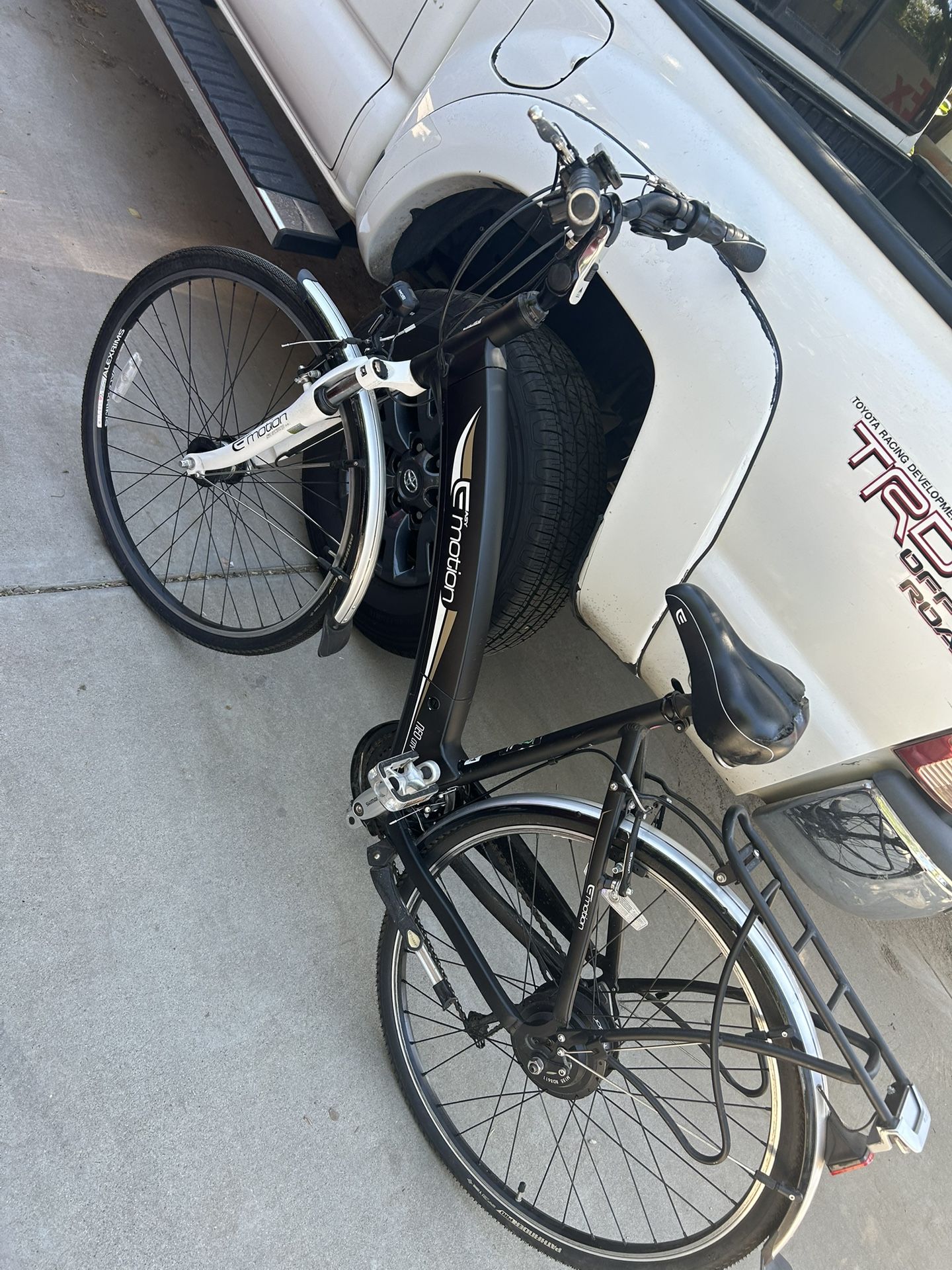 Easy Motion Neo City Electric Bike