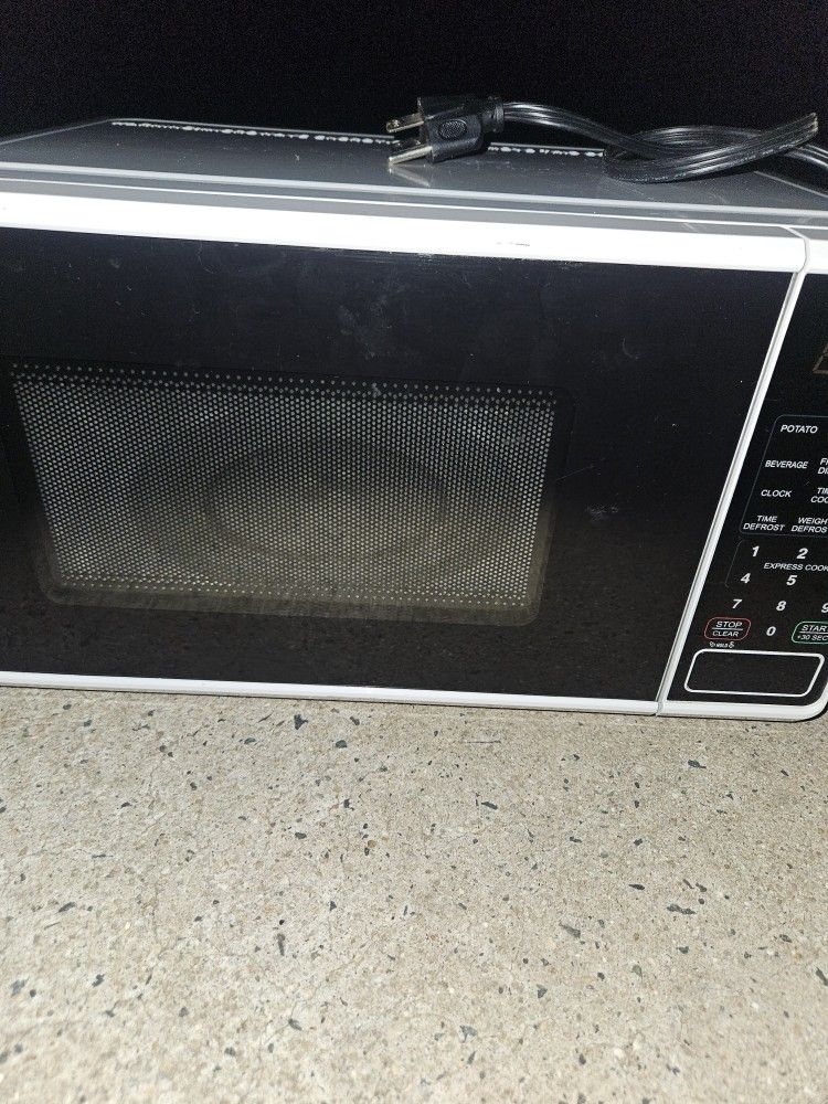 Microwave In Good Condition