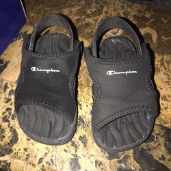 Boys Champion Sandals Size 6