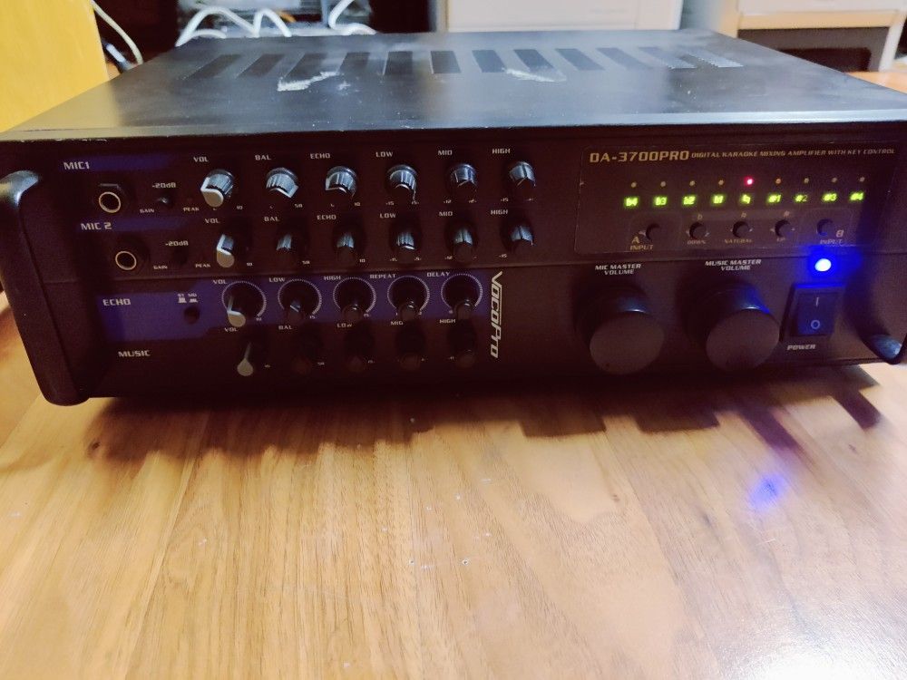 Vocopro Karaoke Amplifier/Mixer