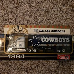 Dallas Cowboys White Rose Truck