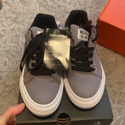 Boys converse NEW