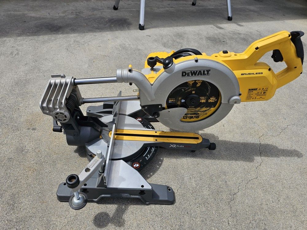 Dewalt Flexvolt Cordless Sliding Miter Saw 10"