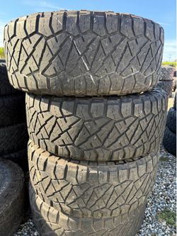 35x12.50r18 Nitto tires en Excelentes Conditiones de Vida las 4