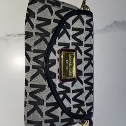 Michael Kors Wristlet 