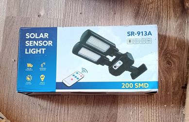 SOLAR  SENSOR DUEL HEAD SECURITY LI GHTS SR-913A