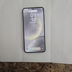 Samsung S24 Flagship Unlocked Phone SIM + eSim