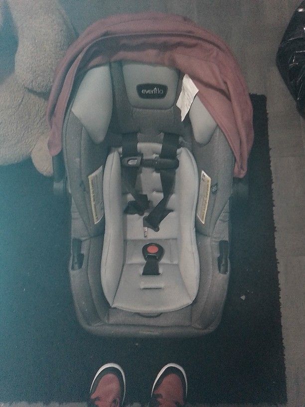 EVENFLO BABY CAR SEAT