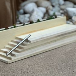 Fingerboard 7 Stair With Handrail And Planter