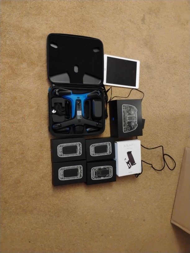 Skydio 2 Camera Drone Set W/ Ipad $1000
