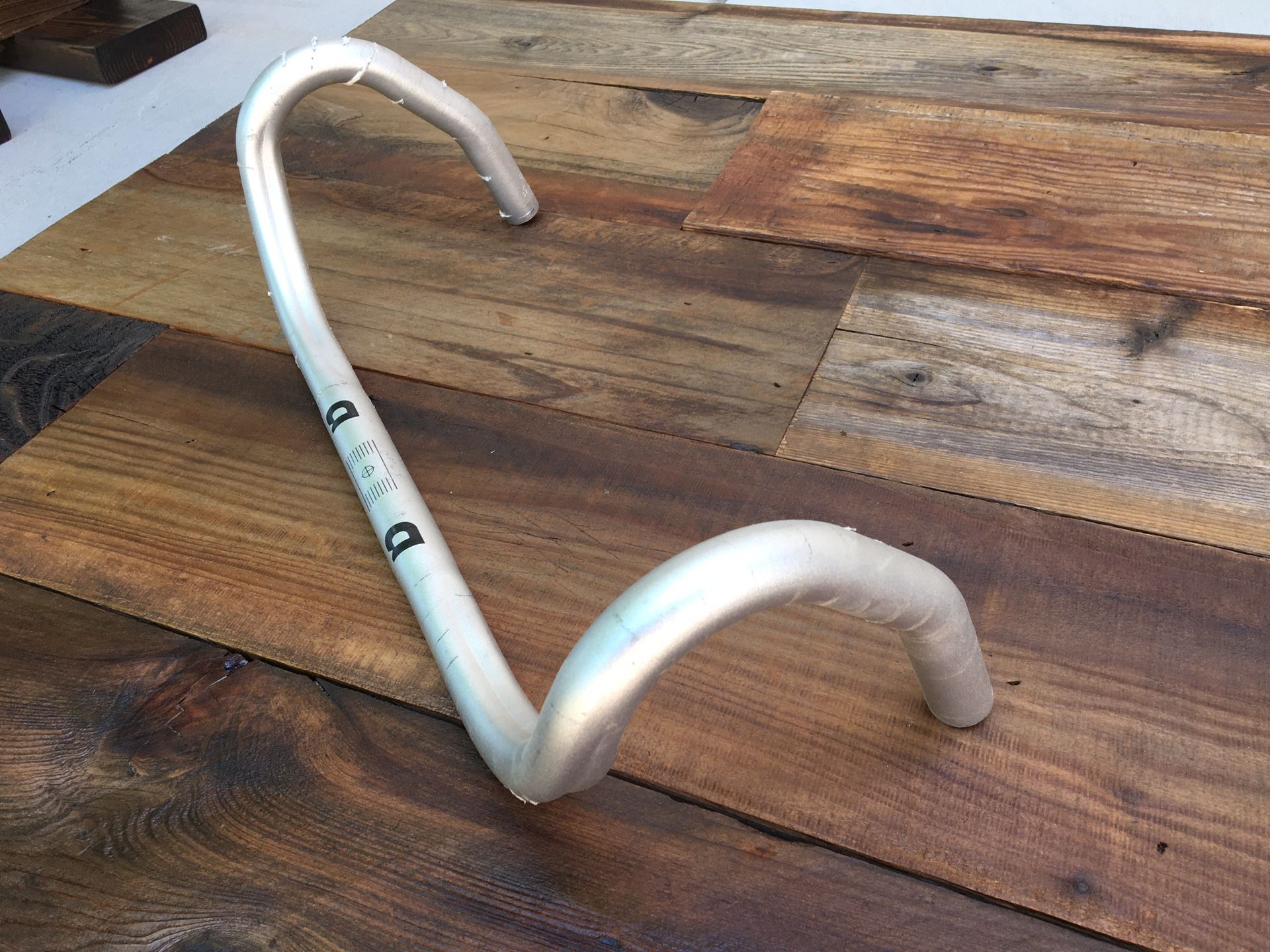 Road bike handlebars, 22mm clamp