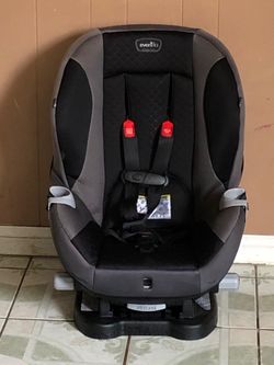 LIKE NEW EVENFLO CONVERTIBLE CAR SEAT!!!!