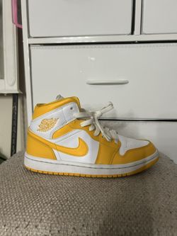 WMNS AIR JORDAN 1 MID