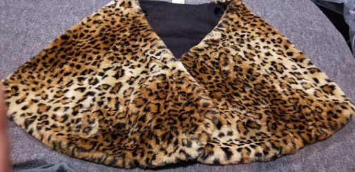 Womens faux fur shawl one size