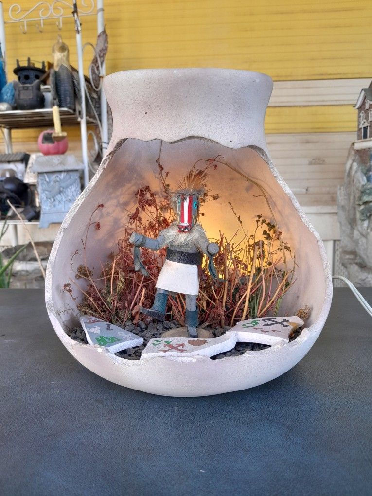 Southwest Style Pottery Lamp w/Kachina Figurine. L@@K!