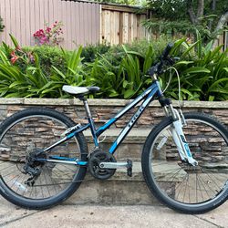 26” Trek 820 WSD Bike