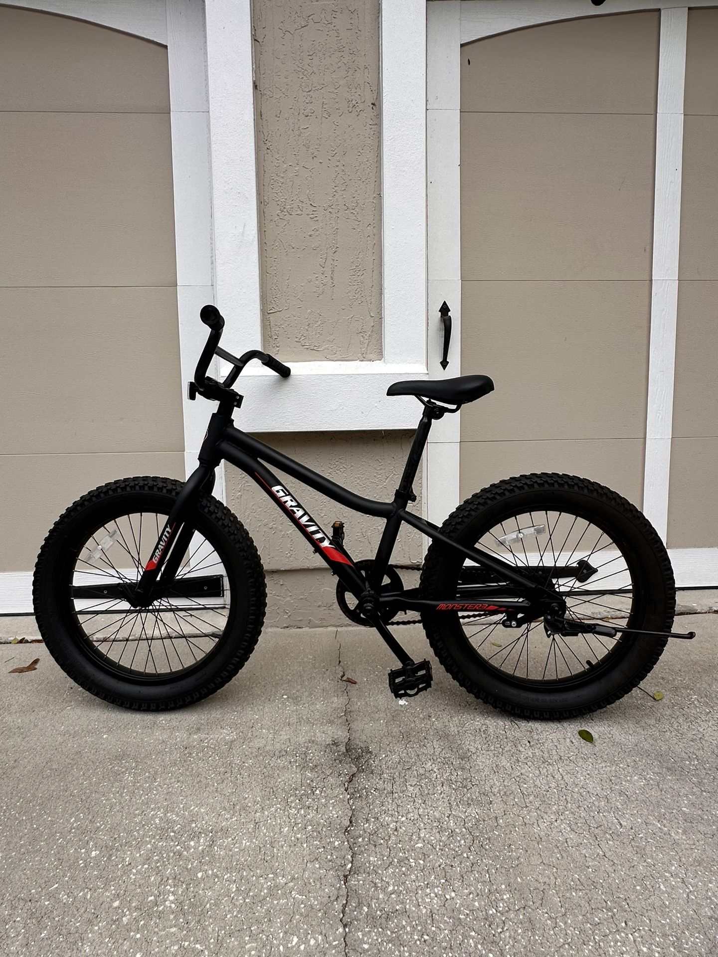 Gravity Monster 3 Kids Fat Tire 20inch Bike in Black