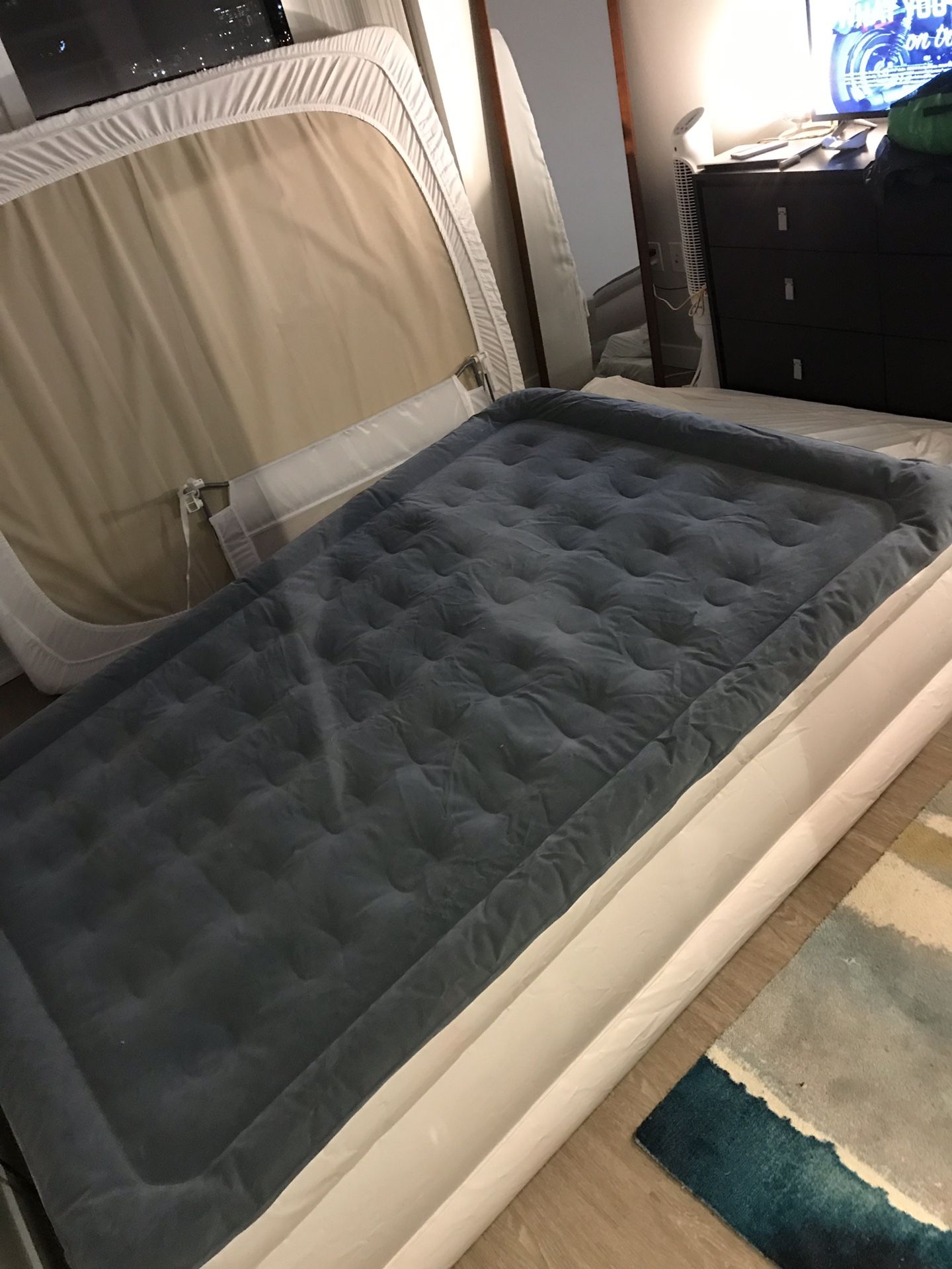 Queen size Air Matress