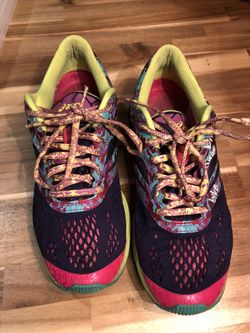 Women’s Asics Gel Noosa Sneakers Size 8