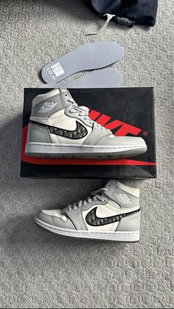 Jordan 1 Dior (65$ AirPods)