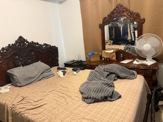 Juego de cuarto queen y dos sofás