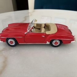 Maisto 1:18 Die-Cast Mercedes Benz 190SL