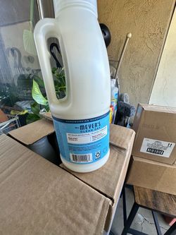 Mrs. Meyer's Clean Day Laundry Detergent 6 bottles