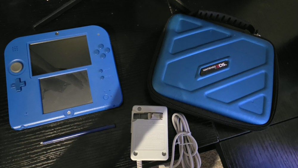 Nintendo 2DS Handheld System Blue (With 500+ Games)