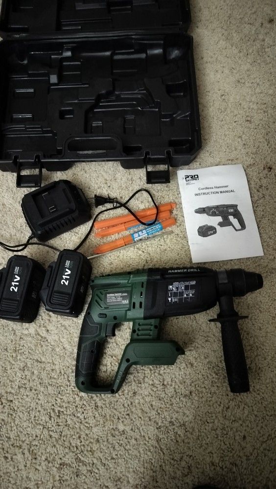 Prostormer 1-1/8" Cordless Hammer Drill
With two 3.0Ah Batteries and Charger/ see discription 👍👍